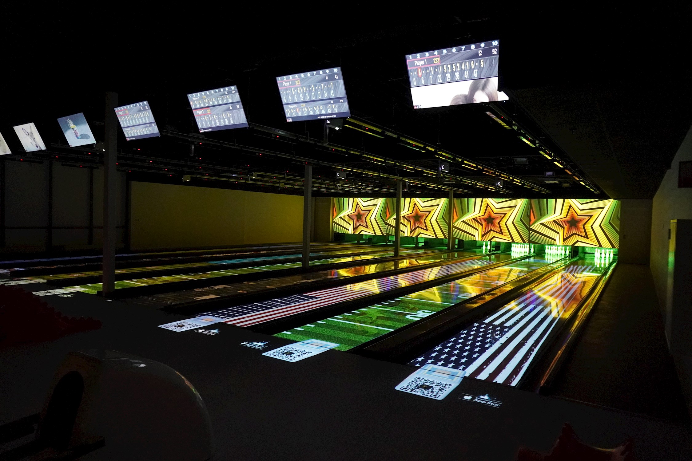 A new era of bowling with Optoma immersive projection